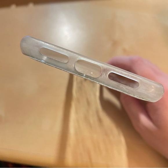 ✨HOST PICK✨ Nanette Lepore iPhone 11 / iPhone XR Clear Glitter Case - Picture 7 of 7